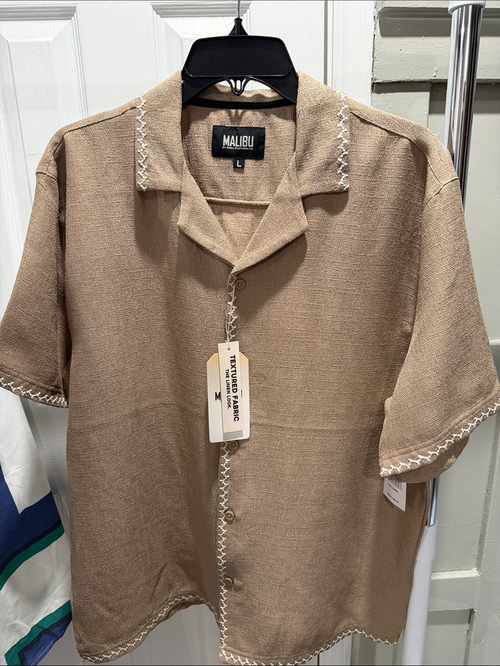 Malibu Beige Short-Sleeve Button-Up Shirt with Contrast Stitching